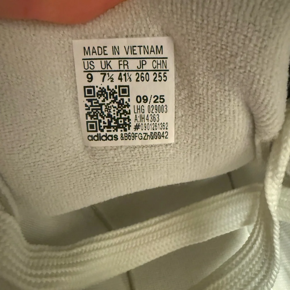Adidas Campus 00S White Sneakers - Picture 9 of 10